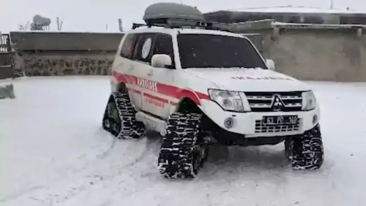 Şanlıurfa’da Hastalar Paletli Ambulanslarla Hastaneye Ulaştırıldı